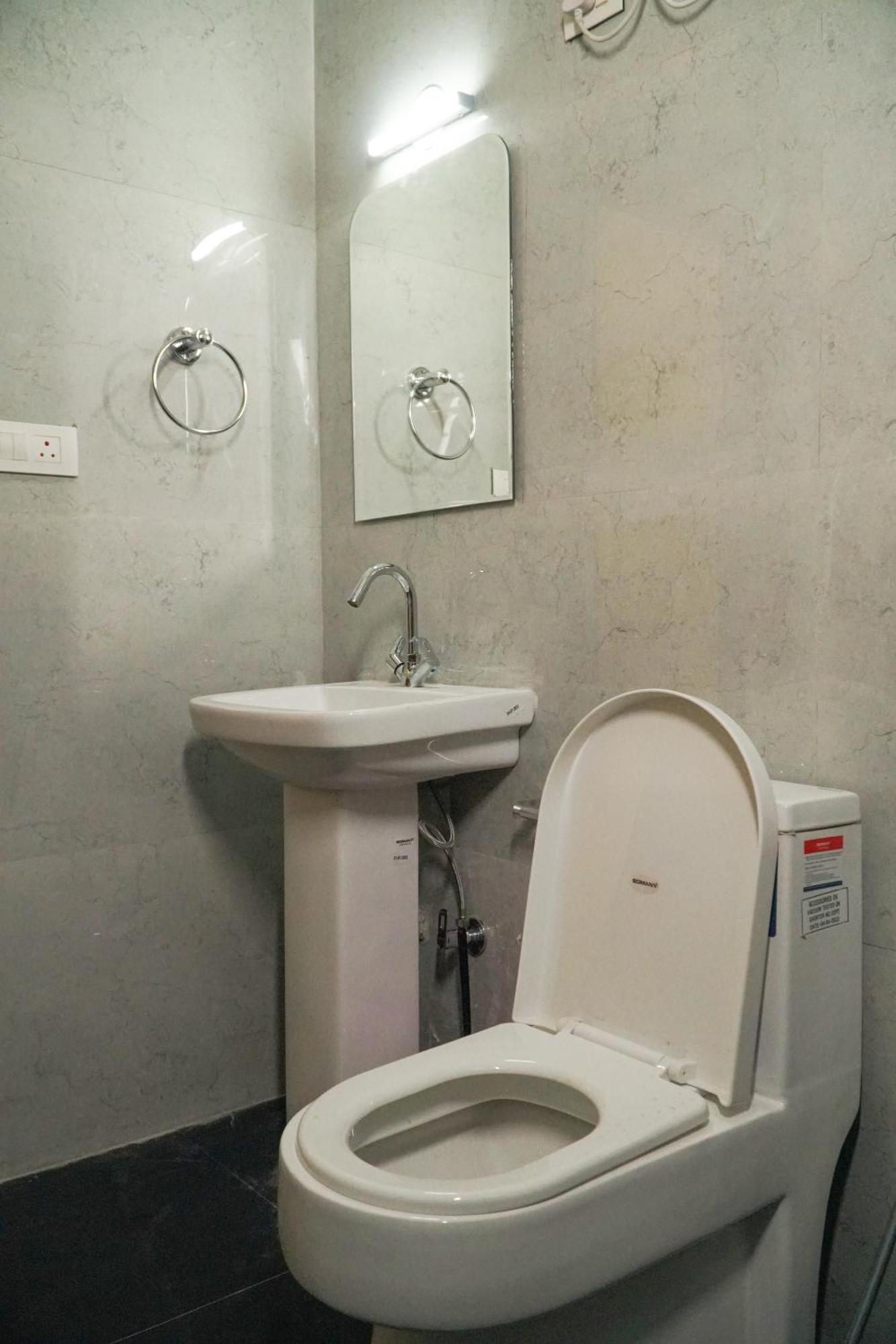 Firefly Hostel مايالي المظهر الخارجي الصورة